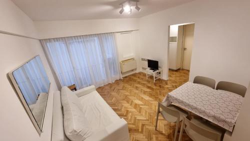 Amplio departamento zona Callao y Corrientes — 4-Star Luxury Hotel in Buenos Aires, Argentina