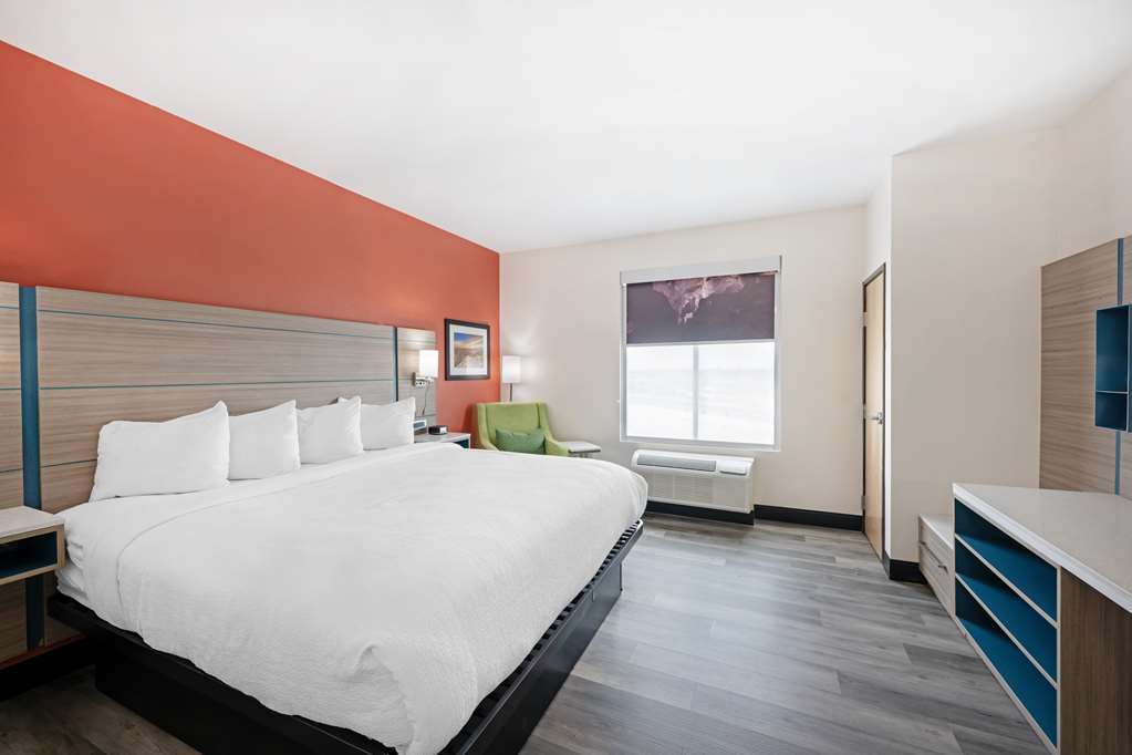 Best Western Plus Executive Residency Carlsbad Hotel - photo 37