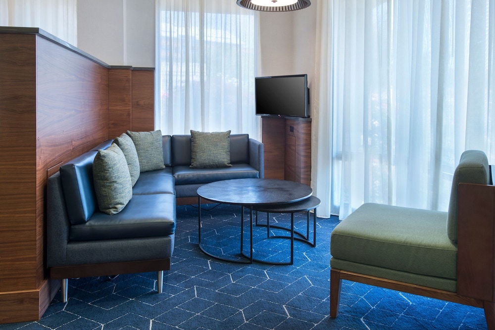 Courtyard by Marriott Philadelphia Plymouth Meeting - photo 24