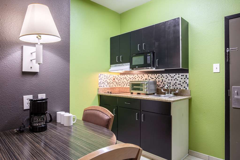 Studio 6 Bay City TX - photo 12