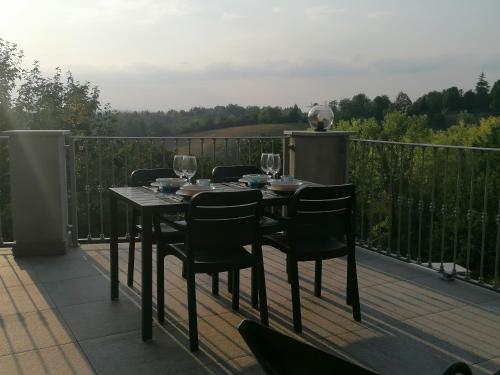 Casa Graziella la Terrazza — 4-Star Luxury Hotel in Portacomaro, Italy