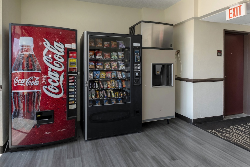 Red Roof Inn Warrenton - photo 27