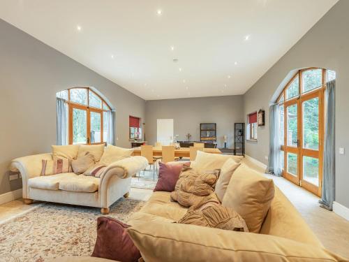 Hoole Summer House — 4-Star Luxury Hotel in Elswick, United Kingdom