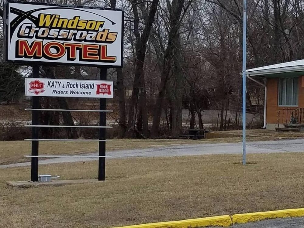 Windsor Crossroads Motel - photo 7