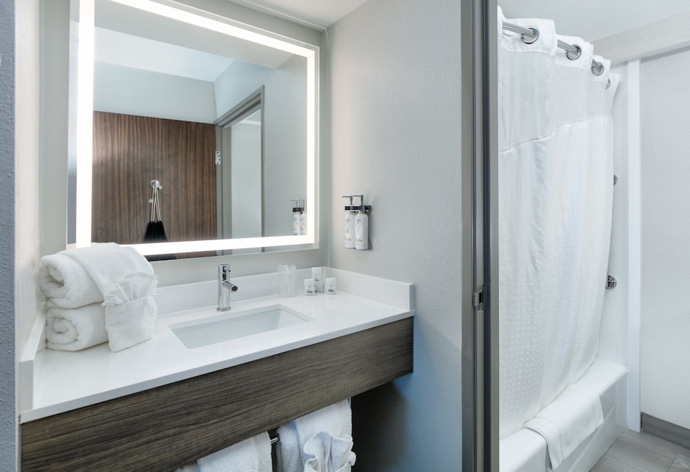Holiday Inn Express & Suites Dallas Park Central Northeast by IHG - photo 15