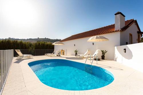 Casa da Azenha Quinta do Boição Private pool — 4-Star Luxury Hotel in Bucelas, Portugal