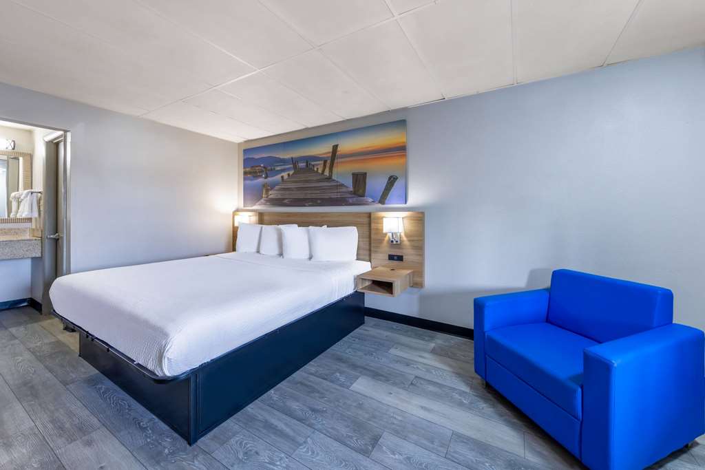 Days Inn by Wyndham Fredericksburg North - photo 31