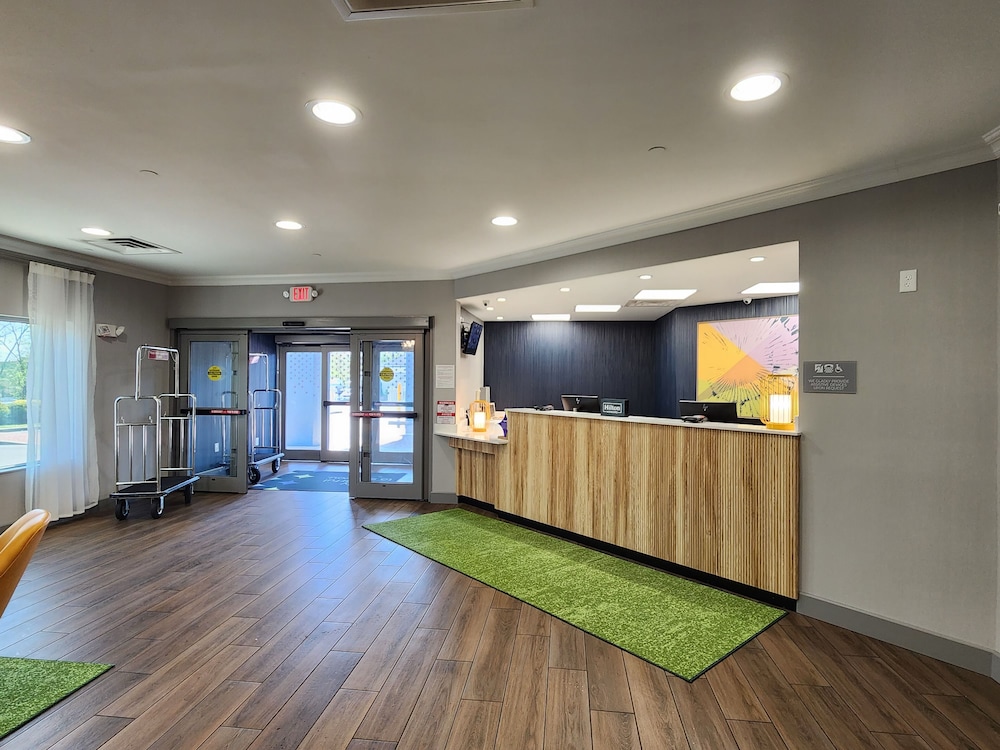 Spark by Hilton Rahway - photo 10