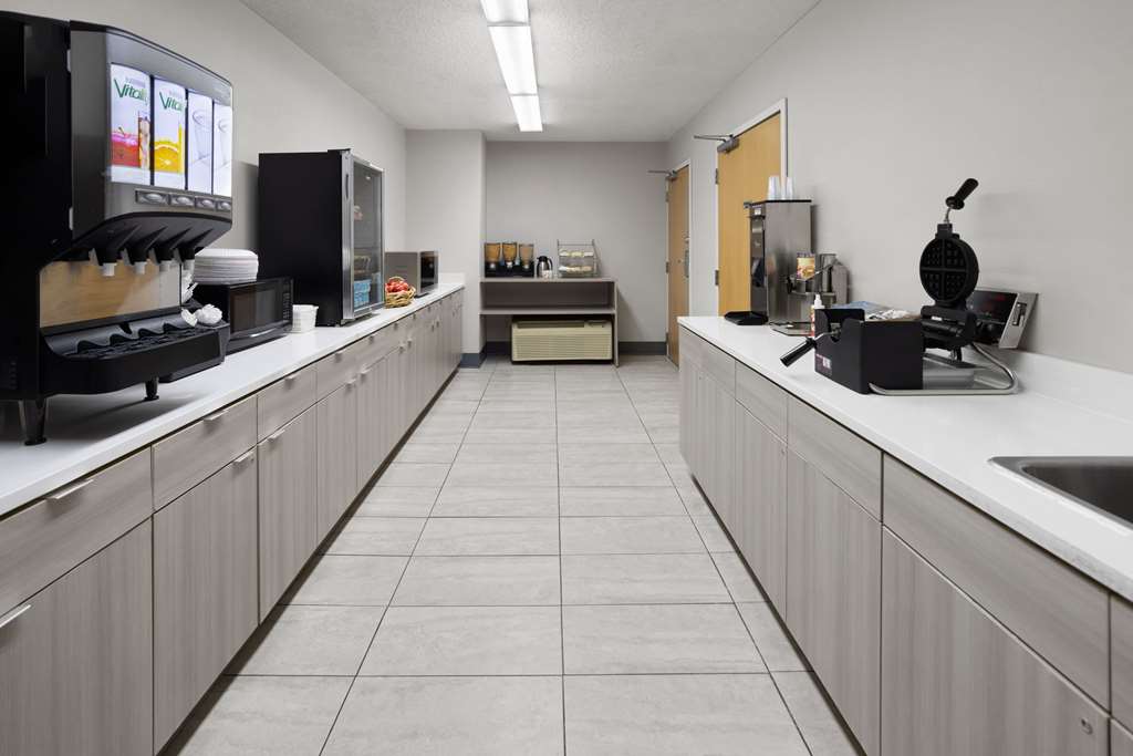 Microtel Inn by Wyndham Raleigh Durham Airport - photo 6