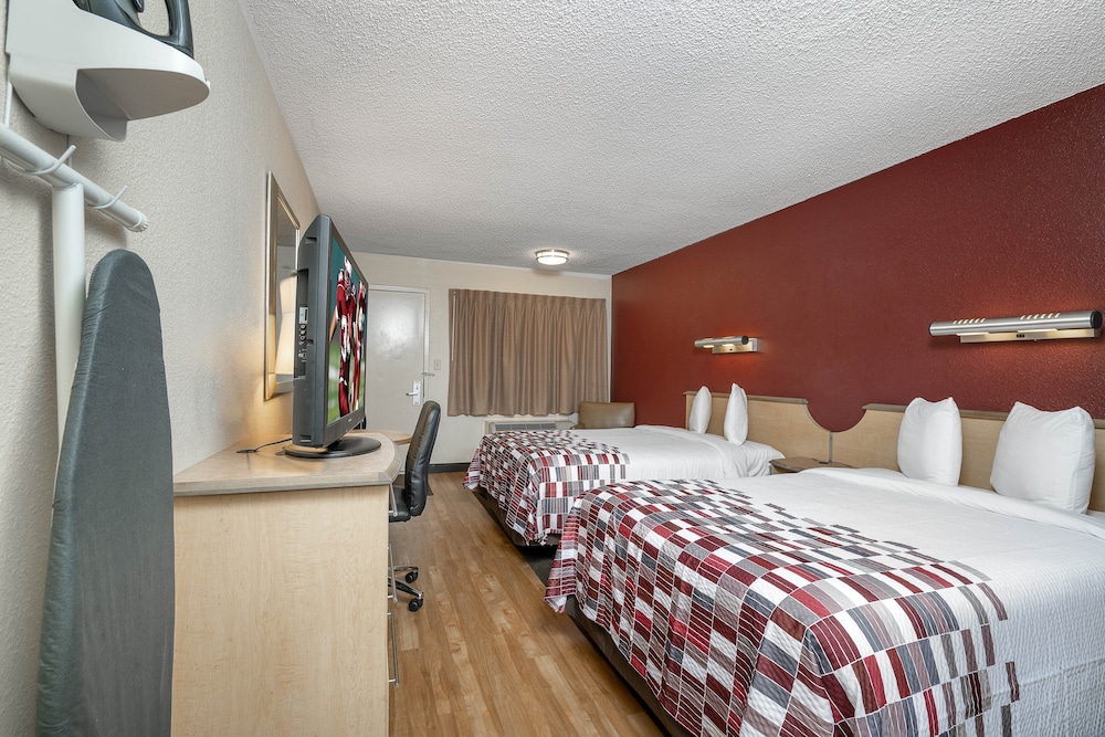 Red Roof Inn Louisville Expo Airport - photo 16