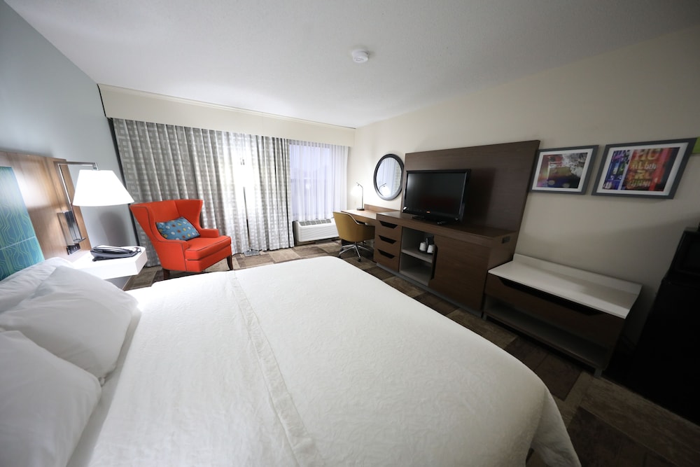 Hampton Inn Hutchinson - photo 14