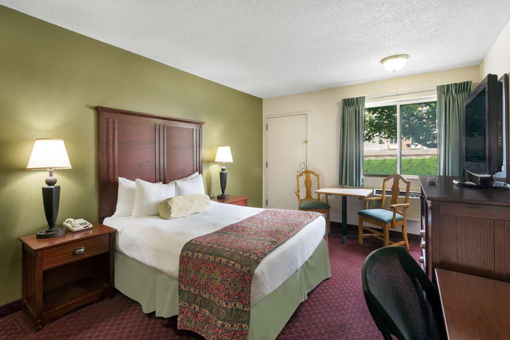 Baymont by Wyndham Bozeman - photo 13
