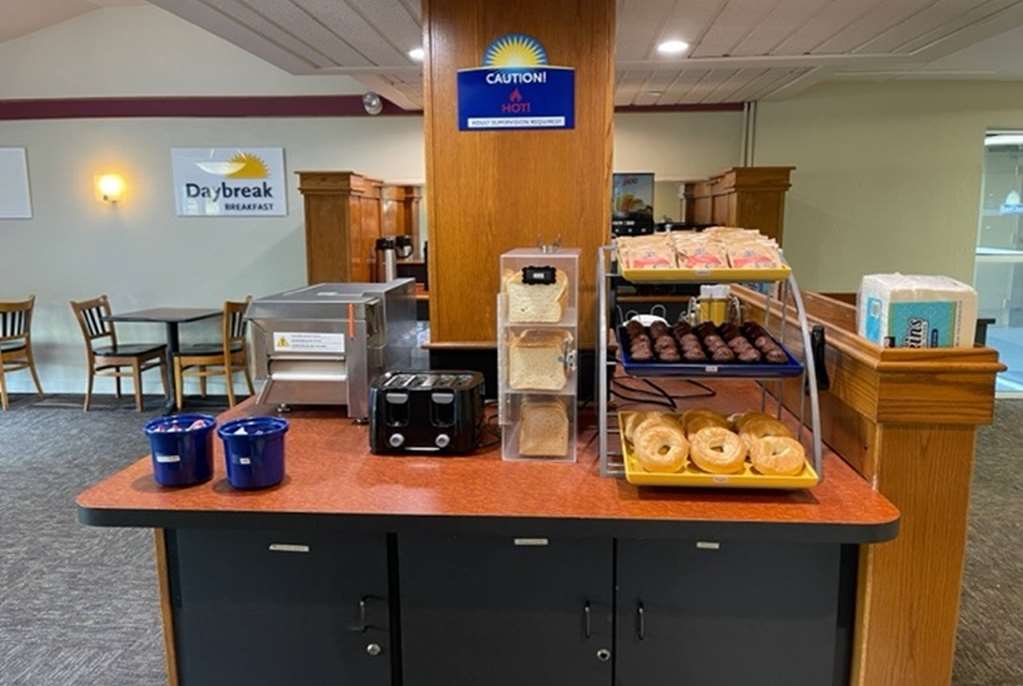 Days Inn by Wyndham Harrisburg North - photo 18