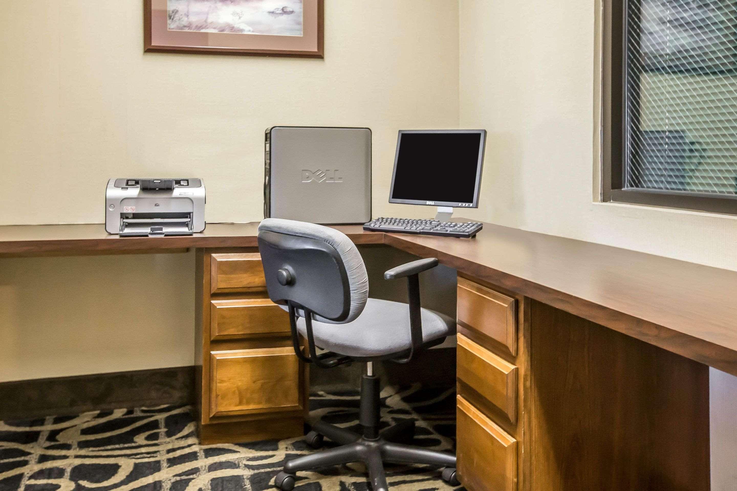 Quality Inn & Suites Mendota near I 39 - photo 25