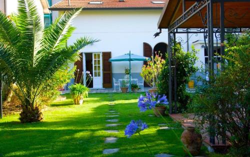 The Garden on the Sea Marina di Carrara Centro — hotel in Marina Di Carrara