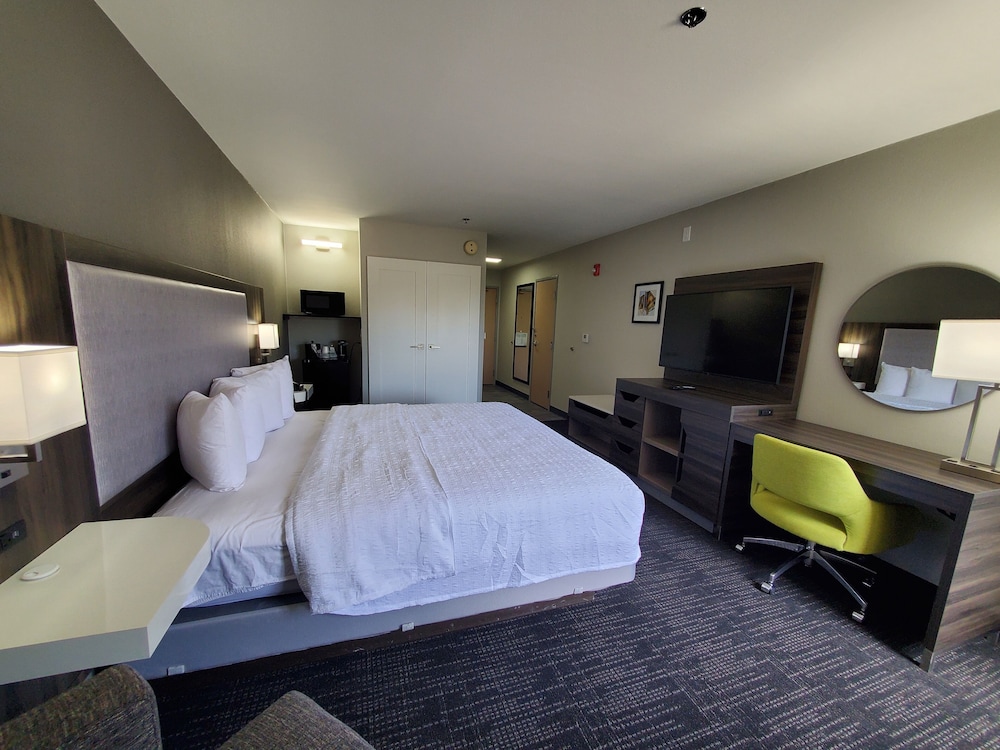 Hampton Inn Olathe - photo 20