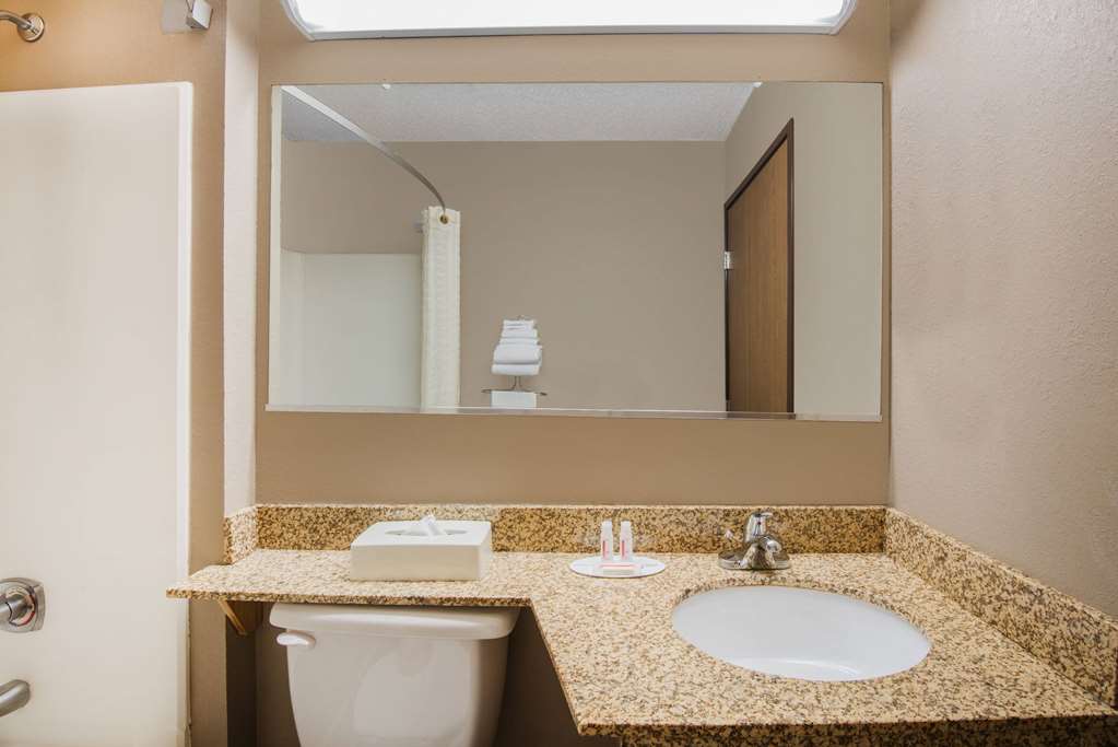 Super 8 by Wyndham Clearfield - photo 9