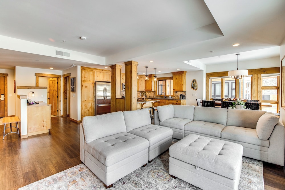 Suncadia Resort Condo with Seasonal Pool Access - photo 8