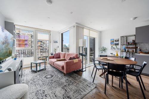 Impeccable Modern 2BR Apartment Peachy Stays — 4-Star Luxury Hotel in London, United Kingdom