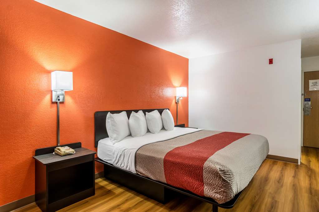 Motel 6 Barkeyville PA - photo 4