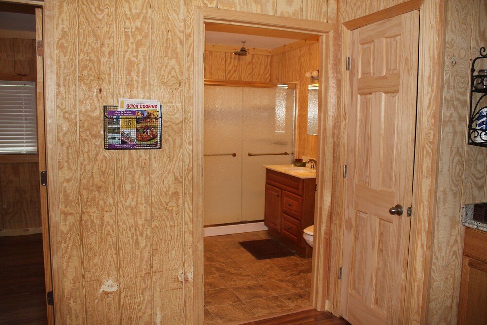 Shawnee Trails Lodging and Suites - photo 31