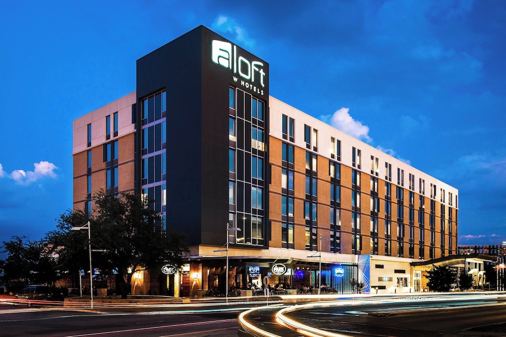 Aloft Austin at The Domain - photo 57