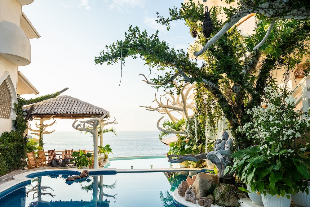 Hotel Pasión de Luna in Puerto Angel, Mexico