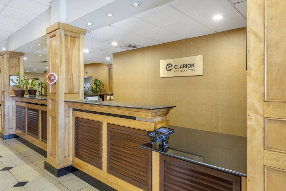 Clarion Hotel Anaheim Resort - photo 3