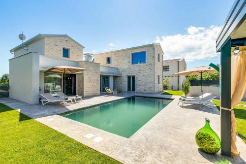Villa Maslina by Villas Holiday — 4-Star Luxury Hotel in Porec, Croatia