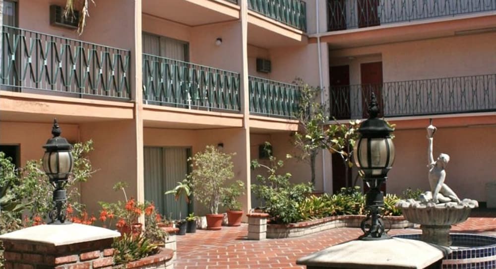 Royal Century Hotel - photo 29