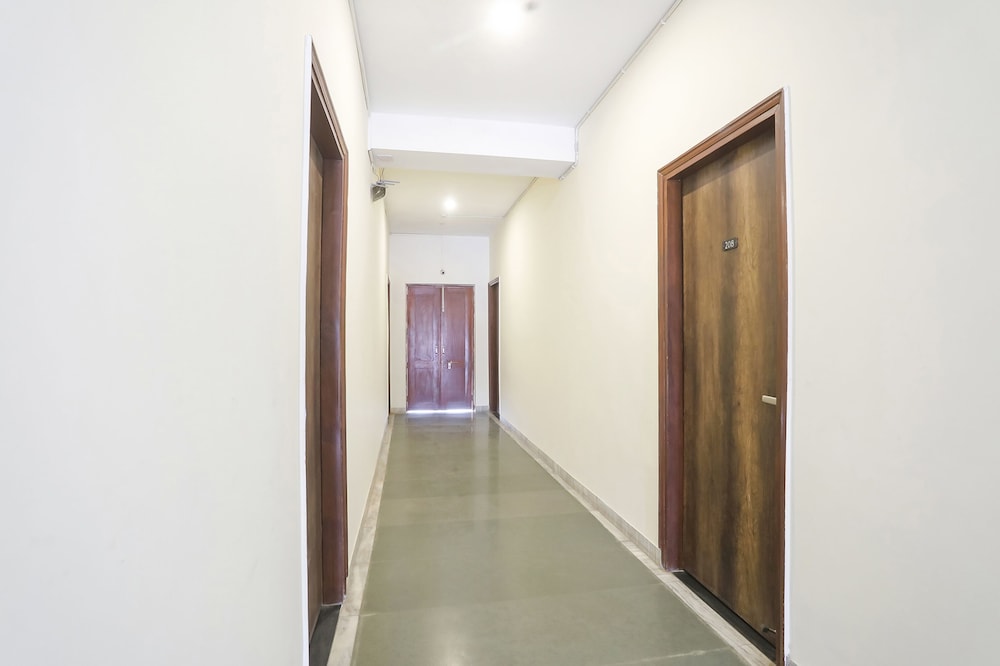 Fabhotel The Avasa — Noida — photo 4