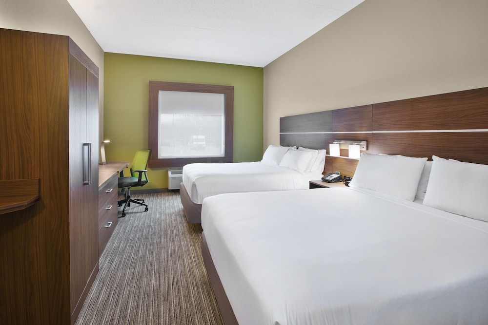 Holiday Inn Express & Suites Manchester by IHG - photo 11