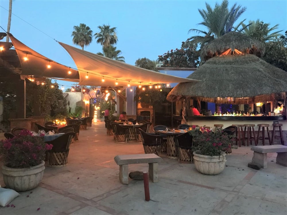 Poolside Bar