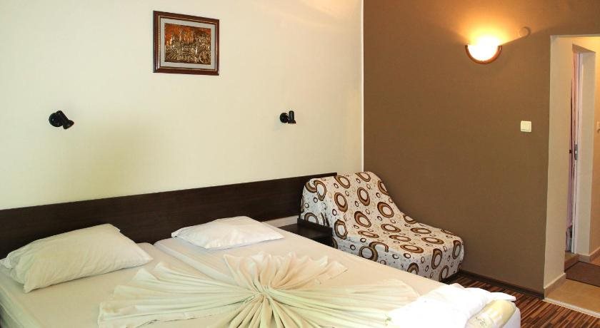 Hotel Phoenix - carbon neutral hotel in Kiten