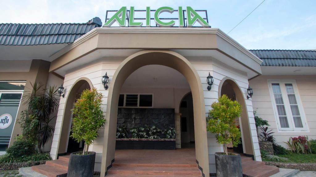 Alicia Bondowoso — Bondowoso