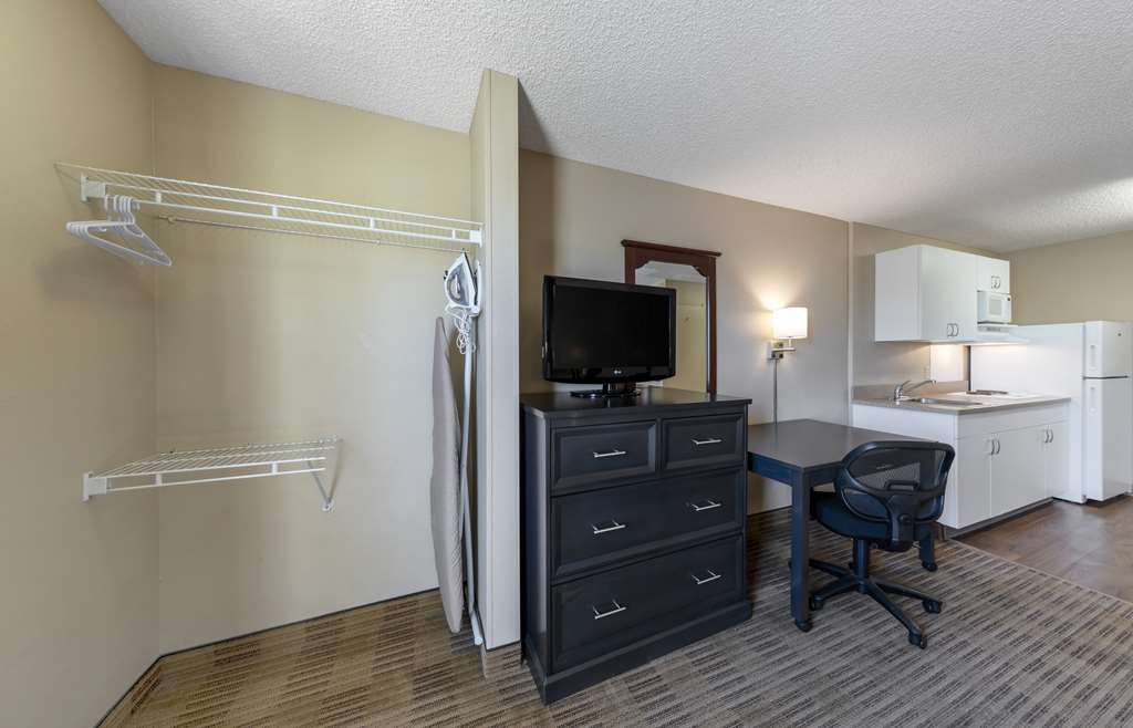 Extended Stay America Suites Orange County Katella Ave - photo 15