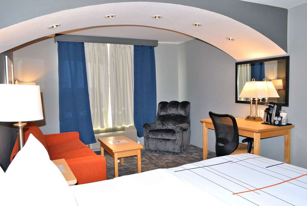 La Quinta Inn & Suites by Wyndham Rochester Mayo Clinic S - photo 11