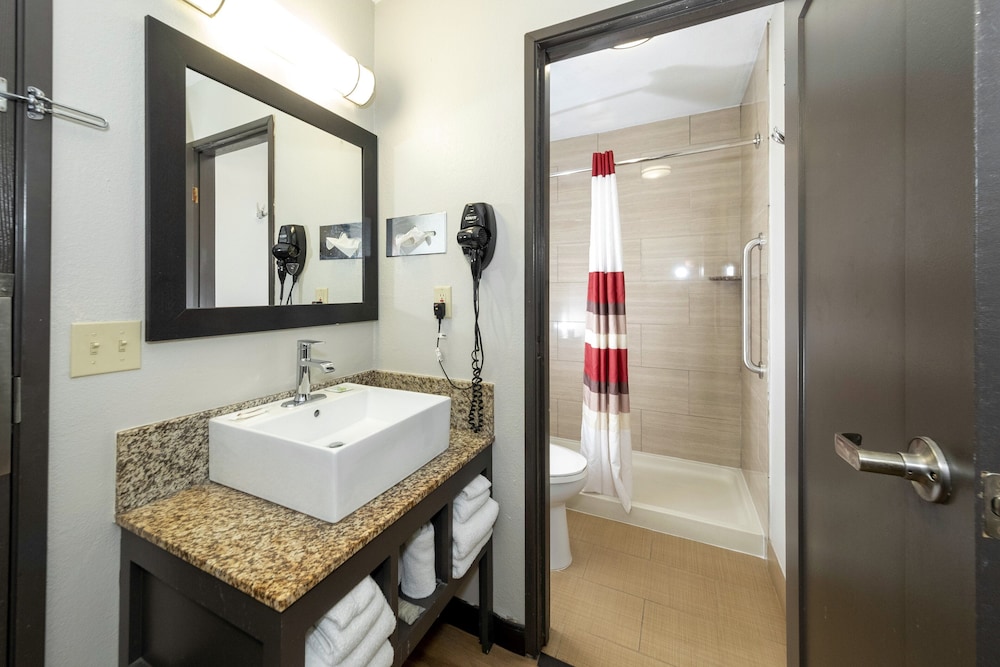 Red Roof Inn PLUS Huntsville - photo 34