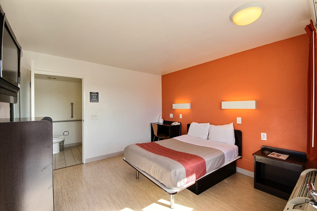 Motel 6 Laredo TX South - photo 7