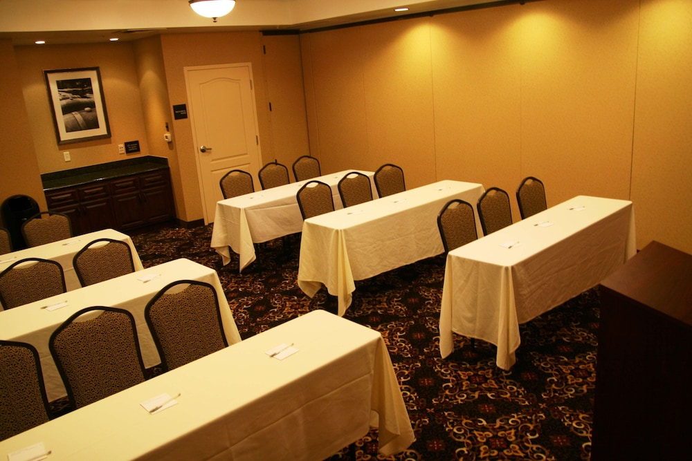 Hampton Inn & Suites Lodi - photo 32