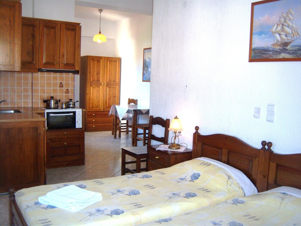 Yellow Stella Studios — Skopelos — photo 3