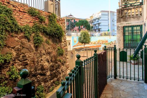 Appartamento a 90 metri dal mare — 4-Star Luxury Hotel in Varazze, Italy