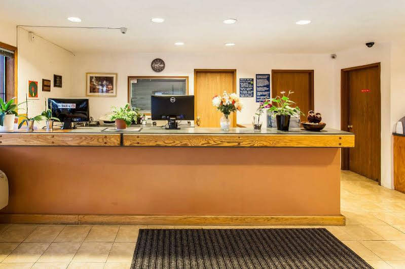 Econo Lodge Everett - photo 5