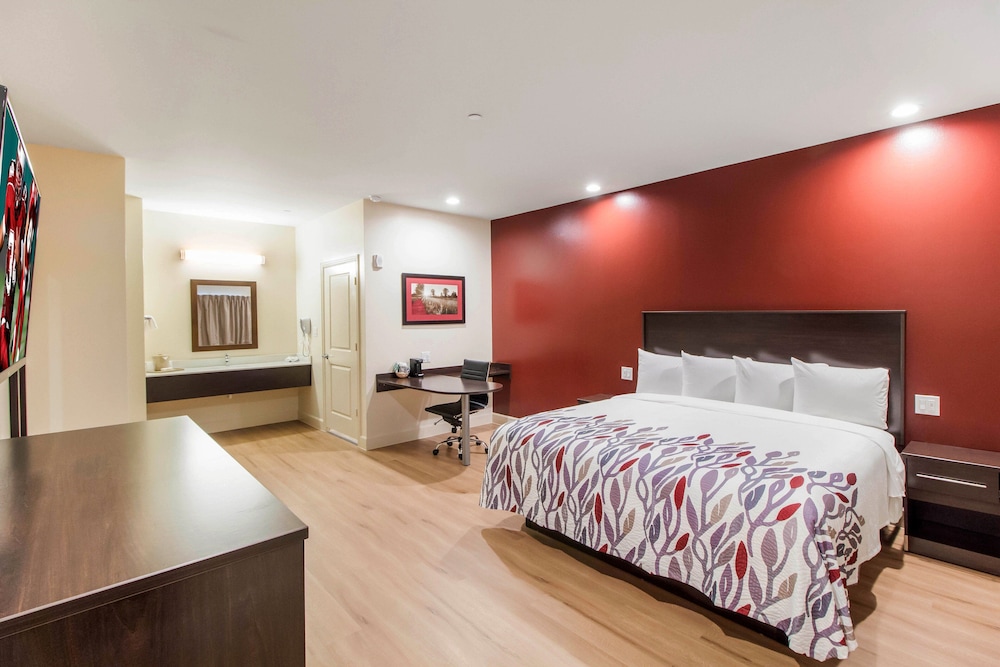 Red Roof Inn Houston Willowbrook - photo 18