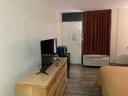 Americas Best Value Inn Tillmans Corner Mobile - photo 12