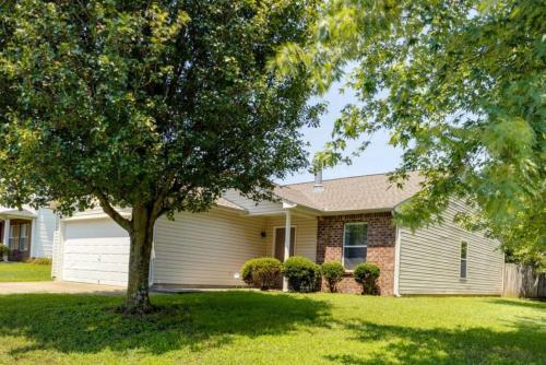 Sutherland Retreat 3BR 2BA and 2 car garage — hotel in Thompson's Station