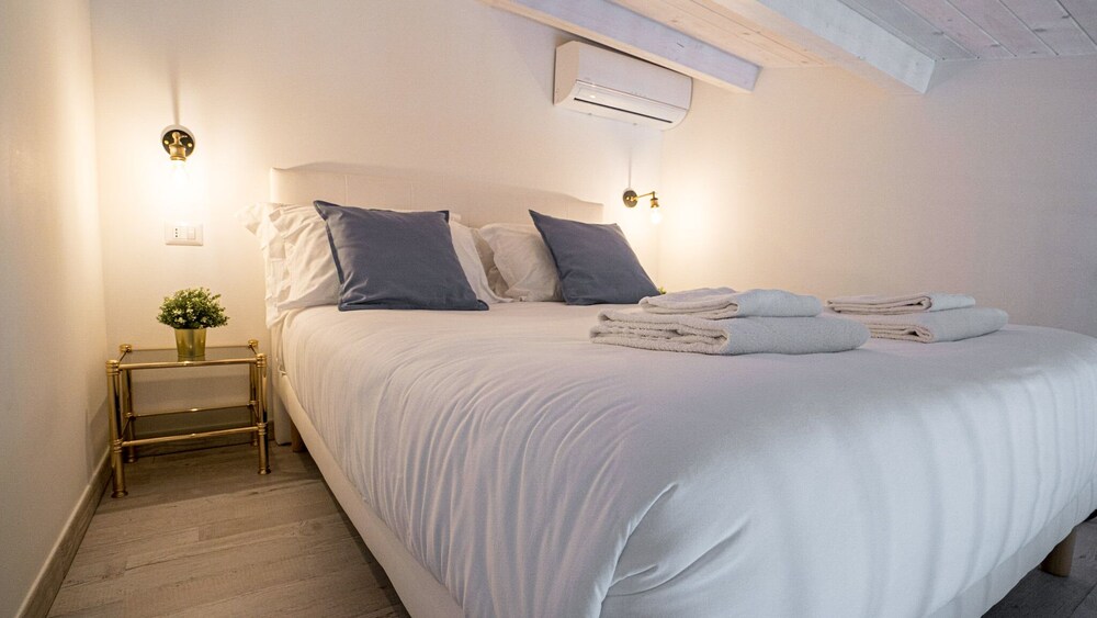 Piccola Luna Cozy Home — 4-Star Luxury Hotel in Avola, Italy