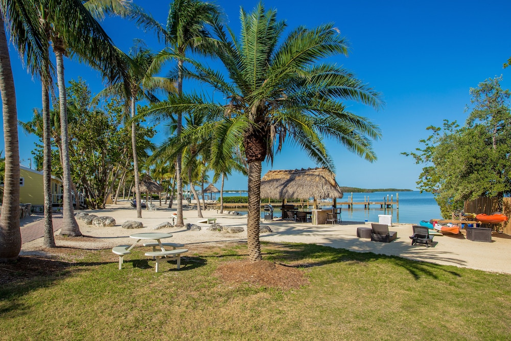 Atlantic Bay Resort - carbon neutral hotel in Tavernier