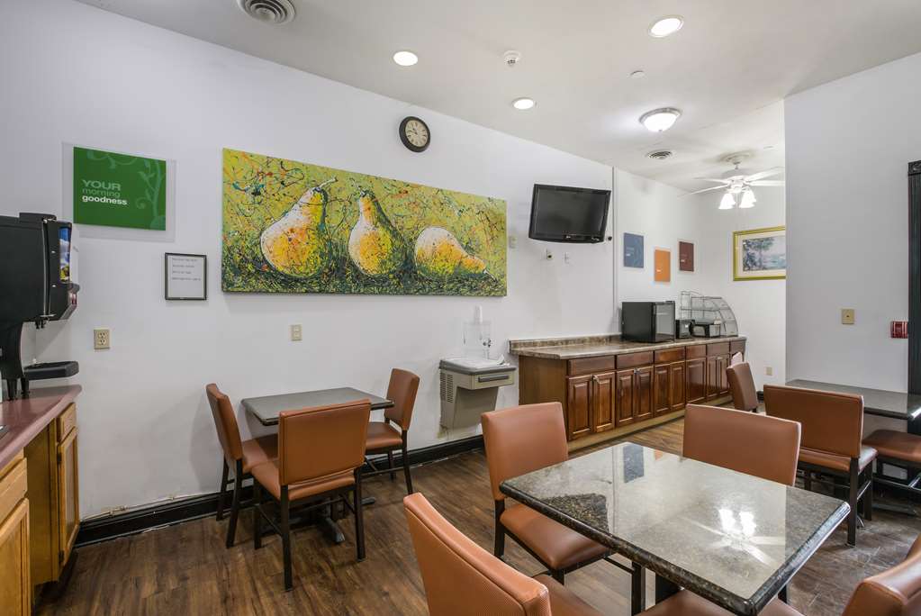 Americas Best Value Inn & Suites Three Rivers - photo 4