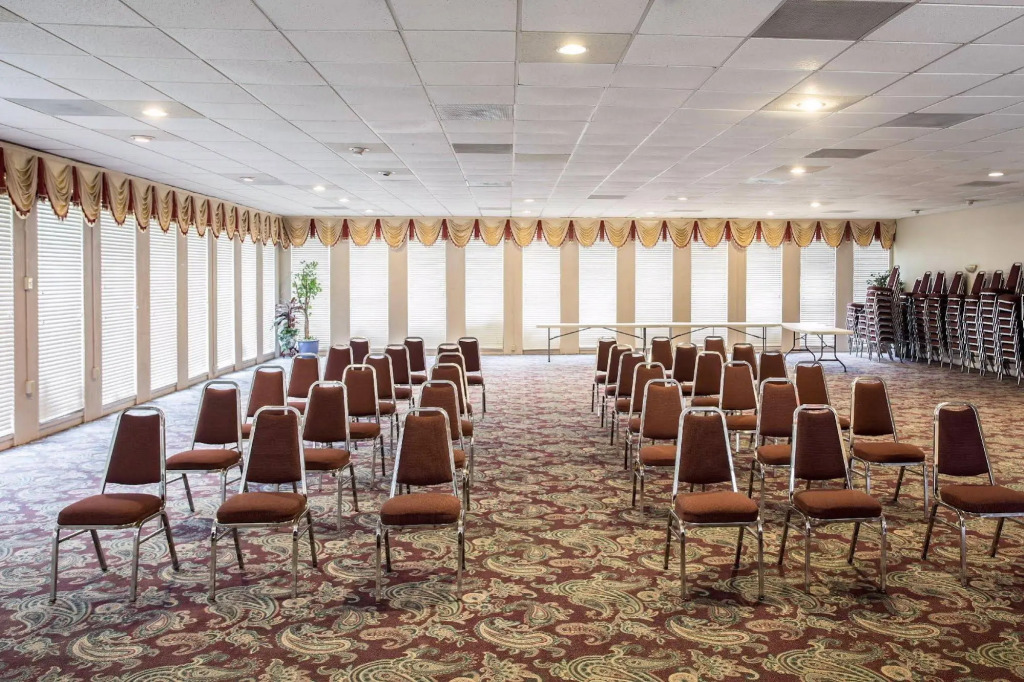 Way Inn and Conference Center - photo 7